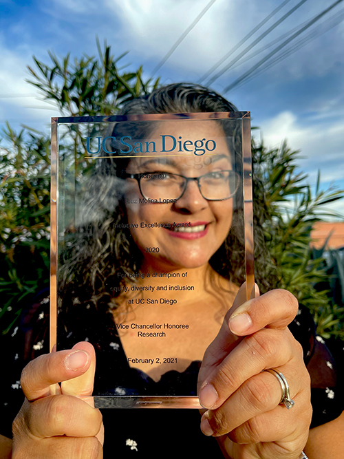 Luz holding award